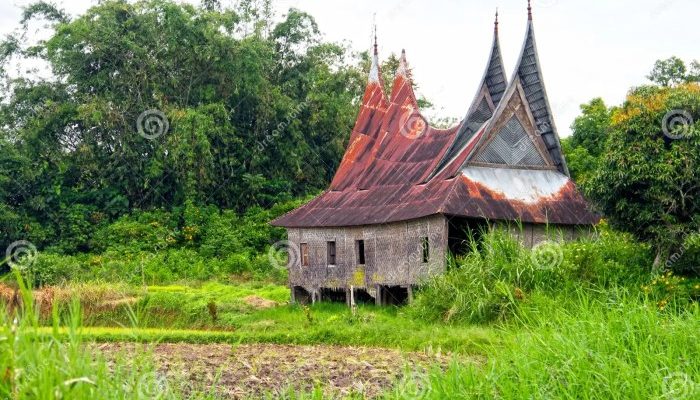 Perbandingan Rumah Adat Aceh dan Minangkabau