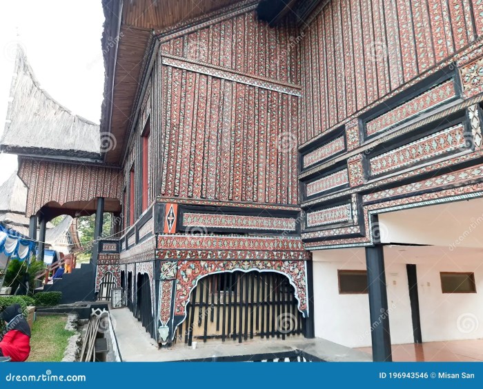 Arsitektur rumah adat Sumatera Utara dan sejarahnya