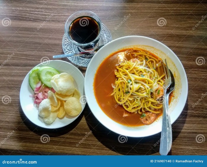 Bahan baku utama dan proses pembuatan mie Aceh yang lezat