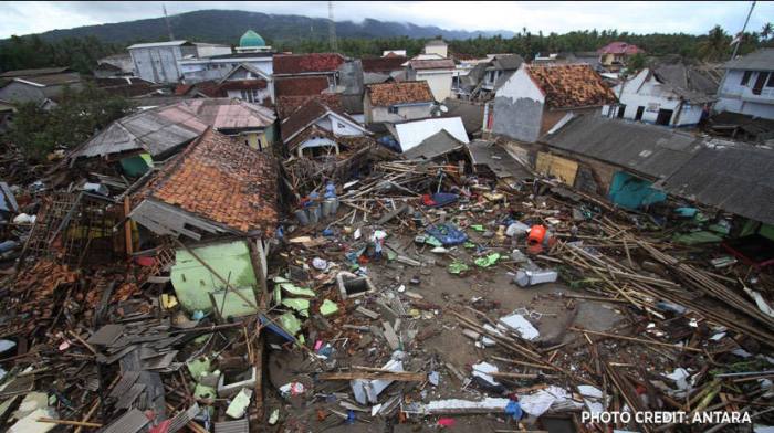 Peringatan dini gelombang tinggi selat sunda periode lebaran