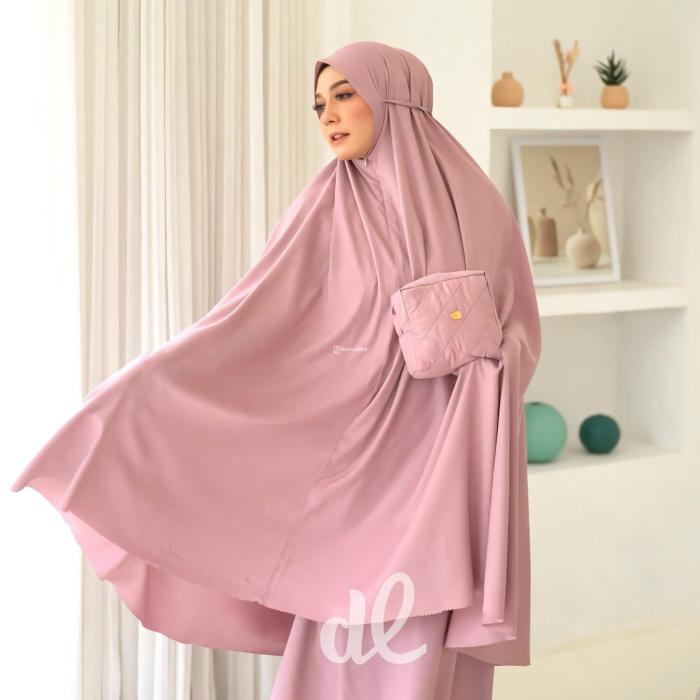 Viral mukena Katun Traveling Jumuna