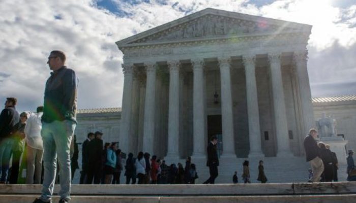 Bagaimana Pengadilan Batasi Kekuasaan Trump Soal Anggaran?