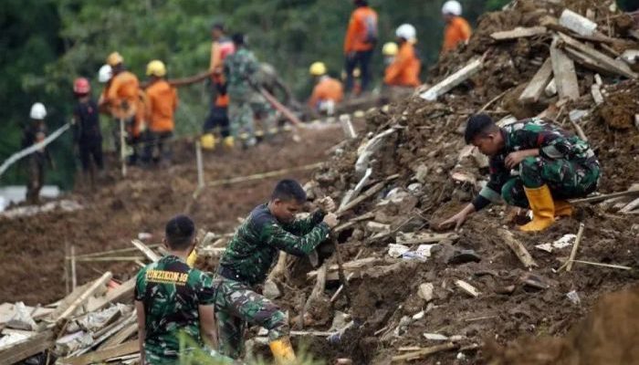 Tanggapan Masyarakat Terhadap Bantuan Bencana Cisarua