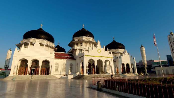 Waktu adzan subuh masjid-masjid terkenal di banda aceh