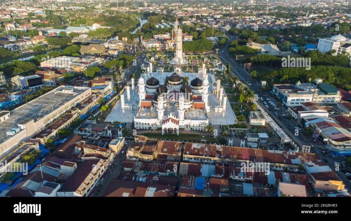 Lokasi masjid-masjid terkenal di banda aceh berdasarkan waktu sholat subuh