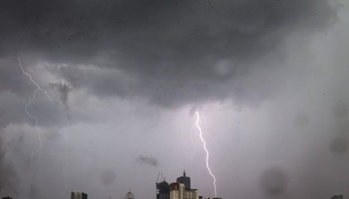 Info BMKG Potensi Hujan Deras dan Angin Kencang Akhir Pekan