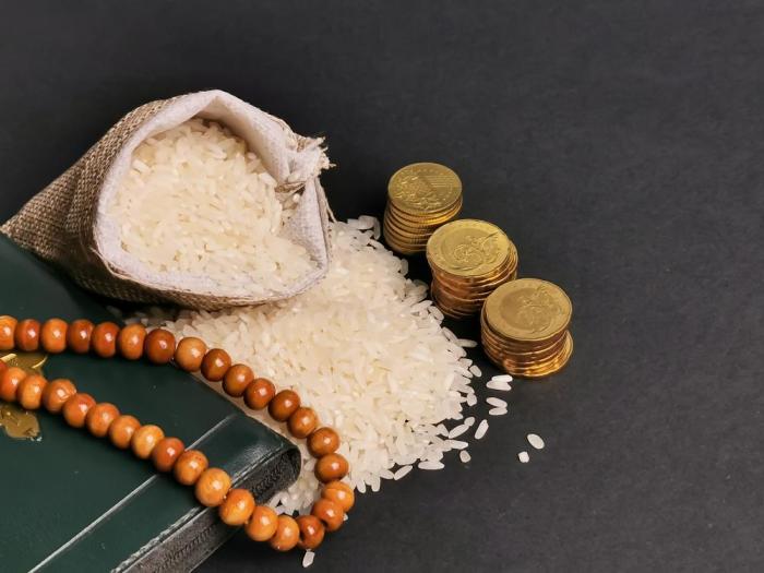 Mengapa harus membayar zakat fitrah dan fidyah, perbedaannya apa