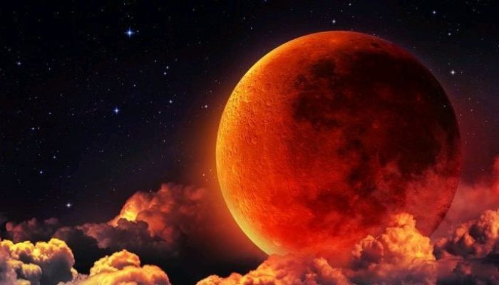 Foto Gerhana Bulan Blood Moon Purnama Worm di Indonesia