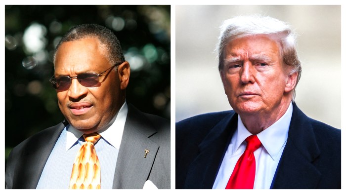 Dampak politik pencopotan hakim yang mempertanyakan deportasi Trump