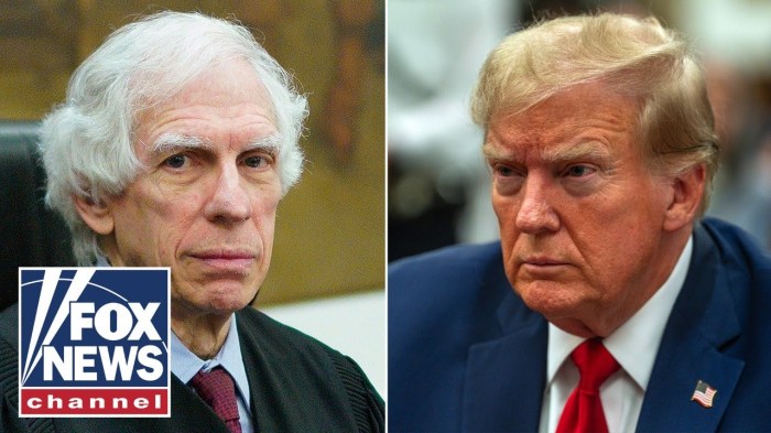 Dampak politik pencopotan hakim yang mempertanyakan deportasi Trump