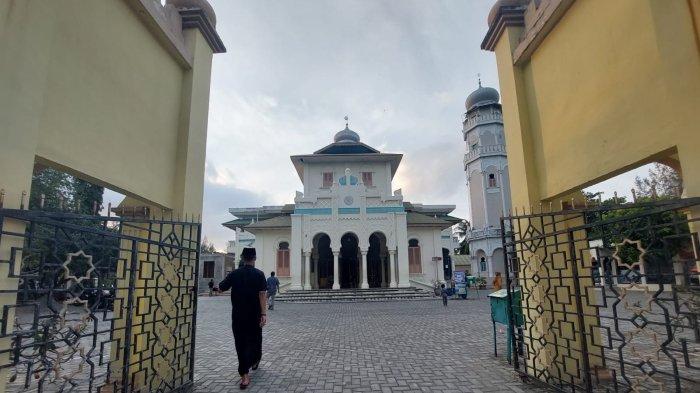 Mencari informasi tentang adzan subuh di Banda Aceh besok