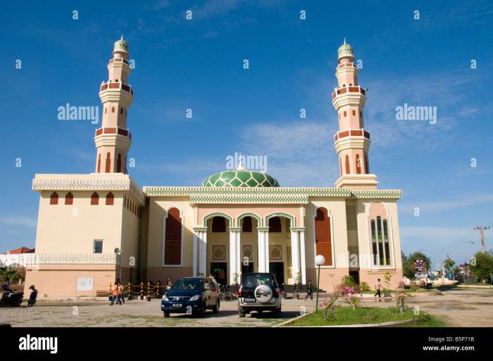 Temukan lokasi masjid terdekat di Banda Aceh untuk sholat