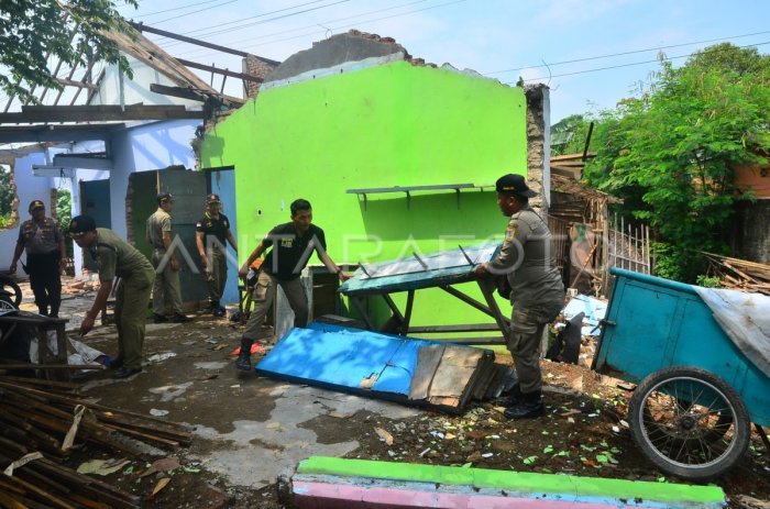 Penertiban bangunan liar Puncak atas desakan Komeng