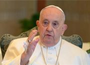 Perbandingan Pemulihan Pneumonia Paus Fransiskus dengan Kasus Lain