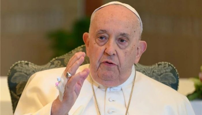 Perbandingan Pemulihan Pneumonia Paus Fransiskus dengan Kasus Lain