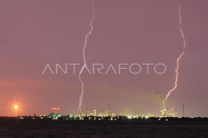Hujan angin depan masih disertai hingga berlangsung Hujan angin depan masih disertai hingga berlangsung