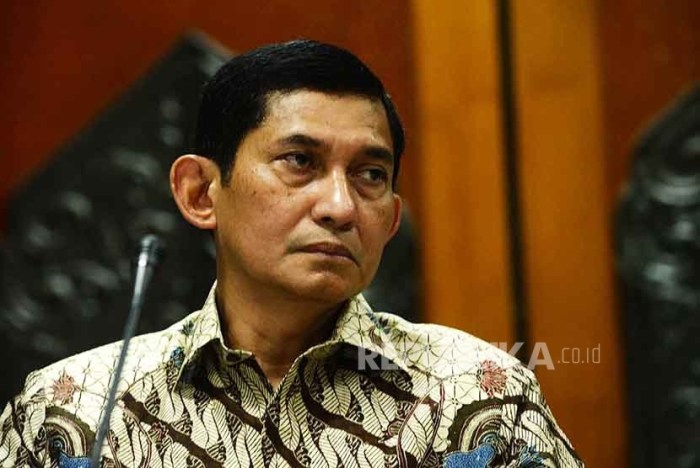 Perbandingan kepemimpinan Maroef Sjamsoeddin dengan pemimpin Holding Tambang sebelumnya