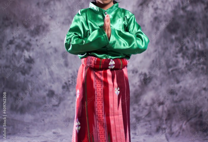 Traditional aceh clothes indonesian people choose board