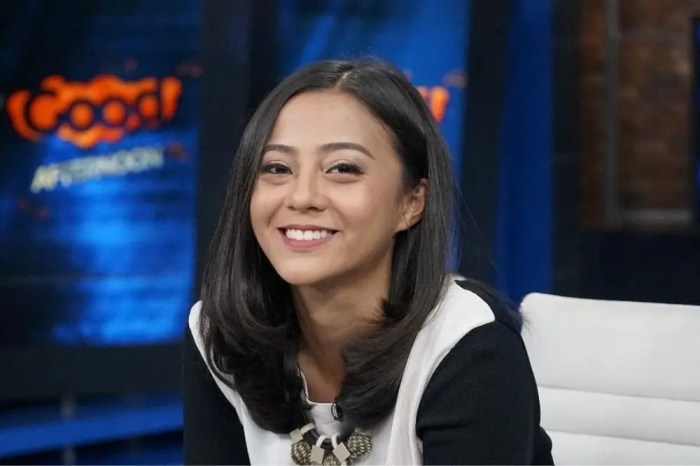 Informasi detail perubahan kontak paula verhoeven