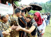Penjelasan Detail Baju Adat Aceh untuk Pria dan Wanita