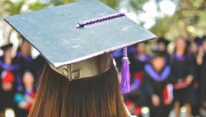 Reaksi Orang Tua Terhadap Larangan Wisuda dan Barak