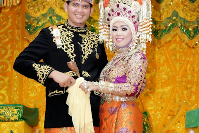 Detail lengkap pakaian adat aceh tradisional pria dan wanita beserta makna di baliknya
