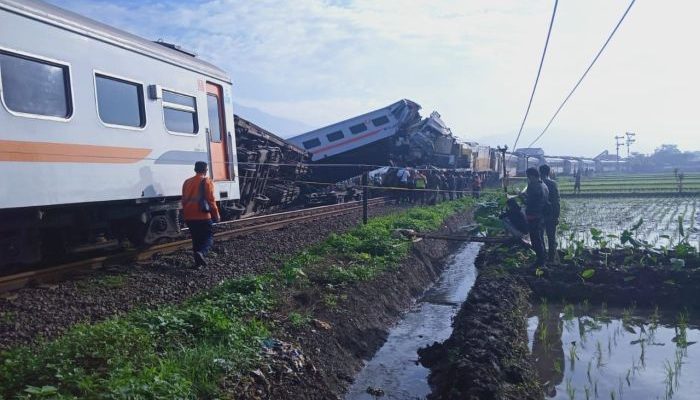 Dampak Kecelakaan Kereta Api vs Truk di Tenggulunan