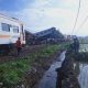 Dampak kecelakaan kereta api vs truk di tenggulunan