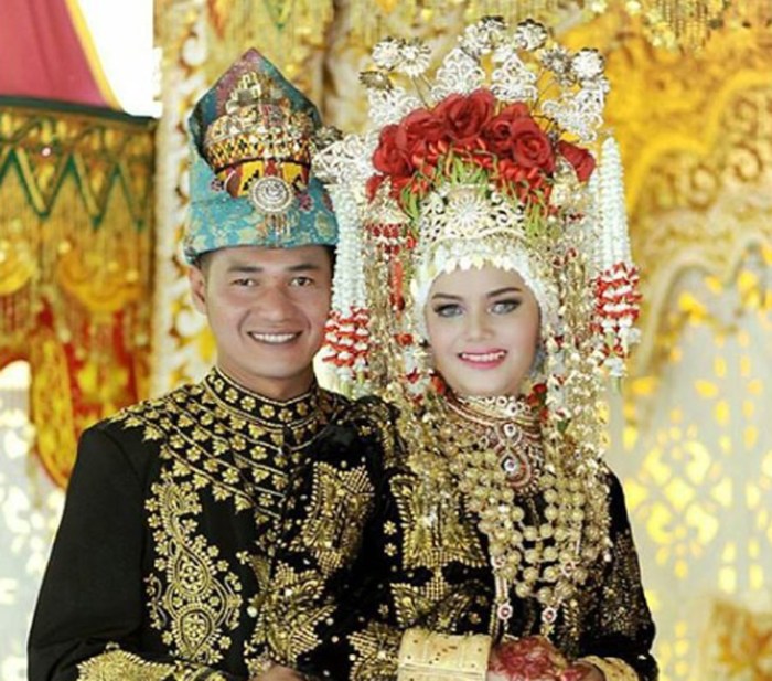 Desain baju adat aceh modern untuk pria dan wanita