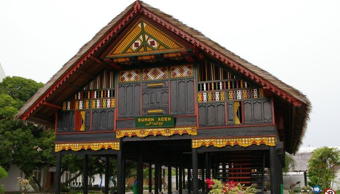 Sejarah dan Ciri Khas Rumah Adat Aceh