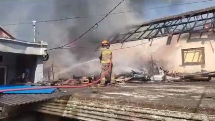 Kesaksian saksi mata terkait kebakaran kios sukahaji dan detailnya