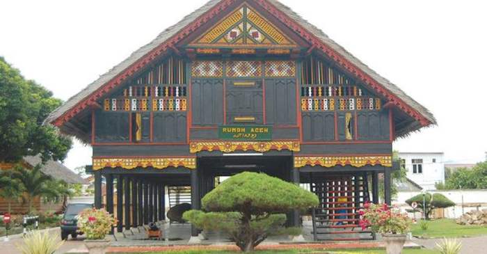 Cara pembuatan rumah adat aceh kuno beserta bahan-bahan dan tekniknya