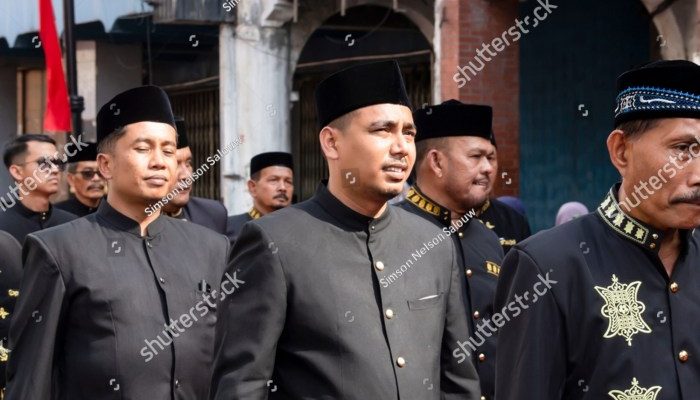 Informasi Lengkap Pakaian Adat Aceh untuk Pria dan Wanita
