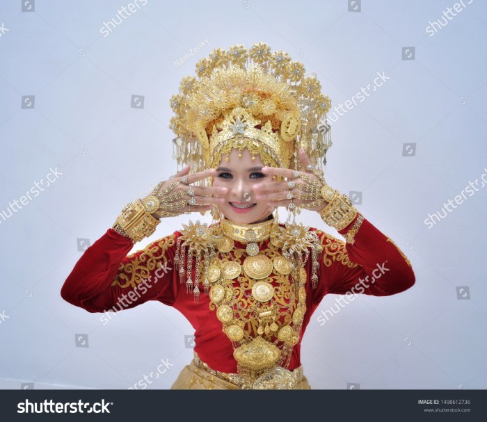 Deskripsi detail pakaian adat aceh dan makna setiap bagiannya