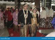 Sejarah dan Detail Pakaian Adat Jawa Barat