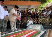 Detail Kunjungan Duka Prabowo ke Pemakaman Eddie