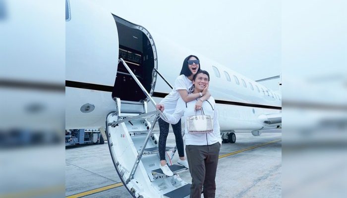 Harga Barang Mewah Syahrini di Private Jet Cannes