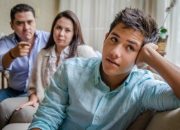 Sanksi Pelanggaran di Grup Keluarga Facebook