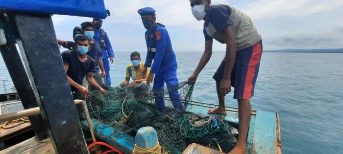 Ancaman eksistensi nelayan tradisional akibat kapal pukat harimau