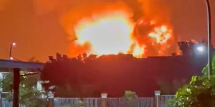 Kerusakan properti warga akibat ledakan amunisi militer di lingkungan warga Garut