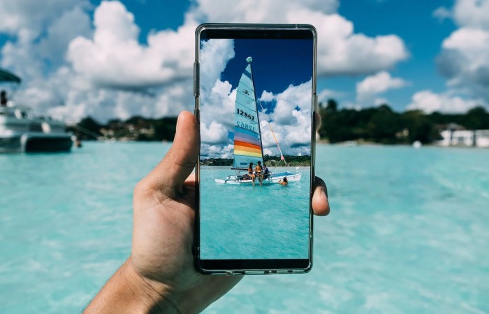 5 HP dengan Layar Melengkung Terbaik, Desainya Terlihat Mewah! 5 HP dengan Layar Melengkung Terbaik, Desainya Terlihat Mewah!