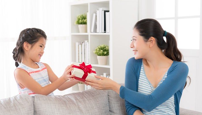 Alternatif Hadiah Hari Ibu untuk Ibu yang Sudah Tua