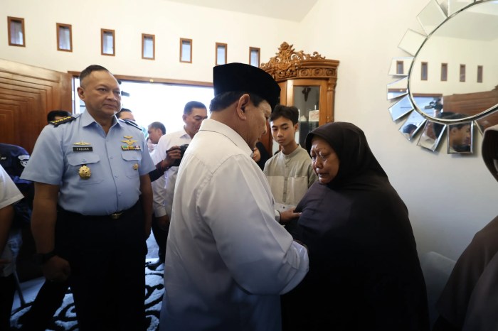 Detail kunjungan duka Prabowo ke pemakaman Eddie