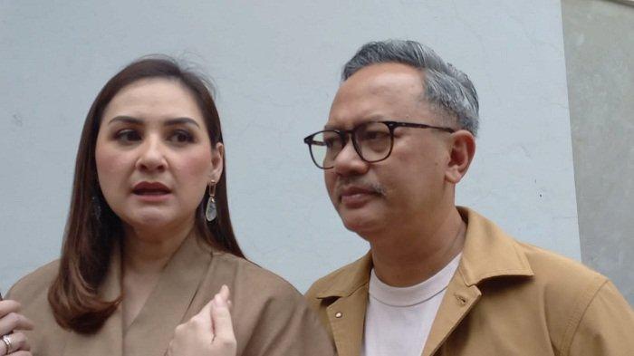 Perawatan intensif ayah mona ratuliu sebelum meninggal