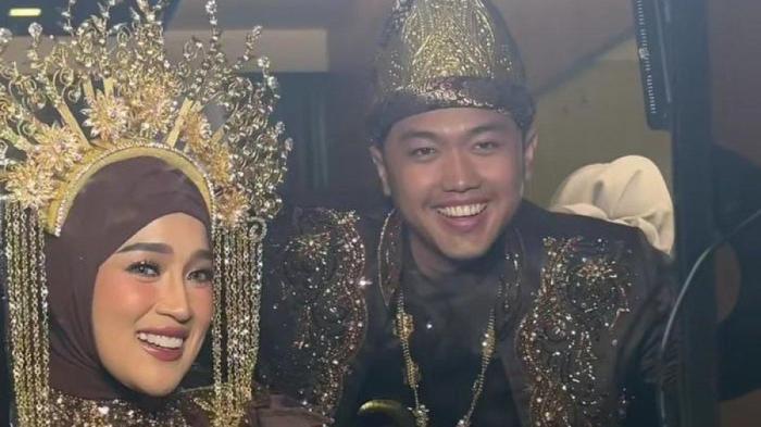 Video ririe fairus pakai baju pengantin reaksi netizen