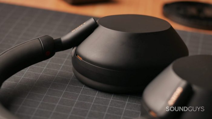 Durasi baterai dan kecepatan pengisian daya Sony WH-1000XM6 serta reviewnya