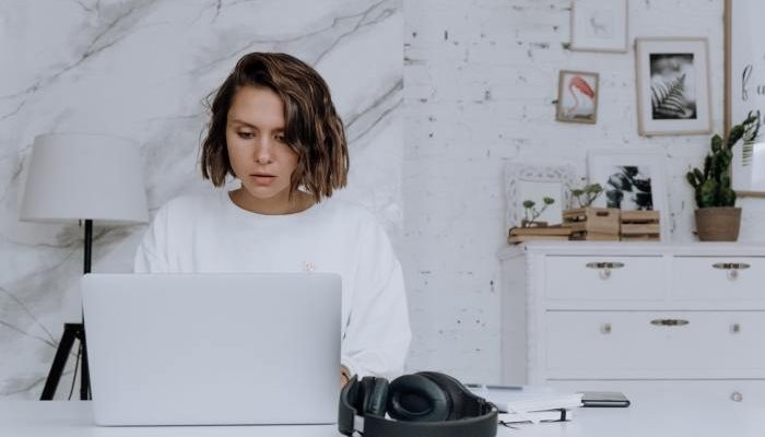 Persaingan Kerja Ketat di Berbagai Sektor