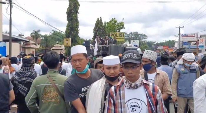 Dampak ormas pada masyarakat akibat kebijakan Habib Rizieq