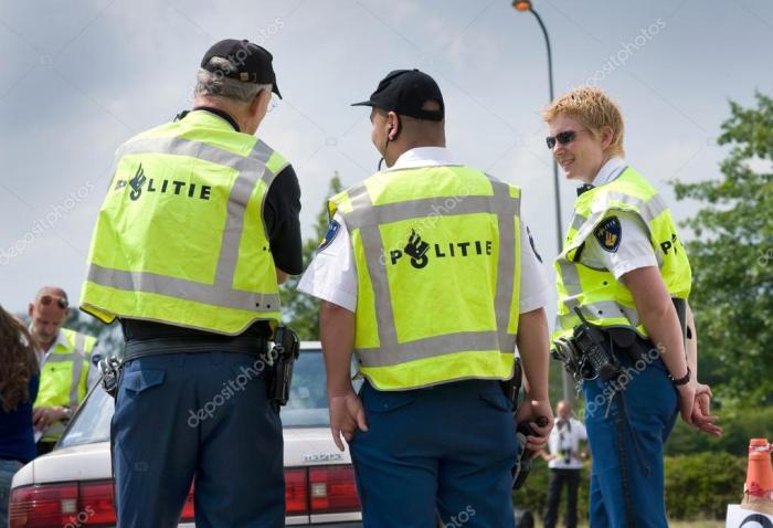 Police during traffic control – Stock Editorial Photo © Buurserstraat38 ...