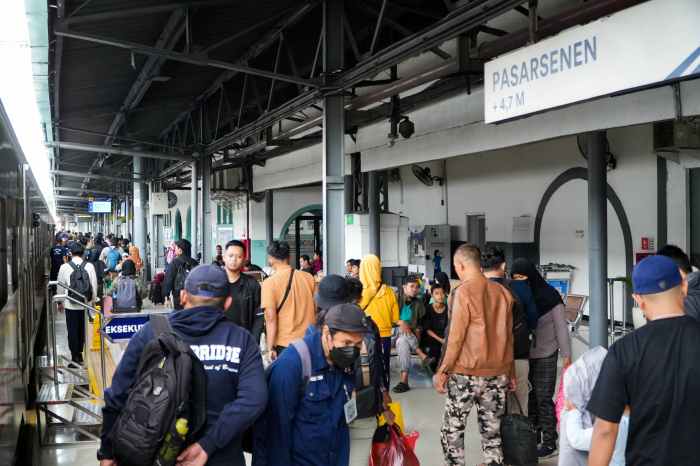 Kapasitas kereta api Daop 9 untuk perjalanan libur panjang Waisak